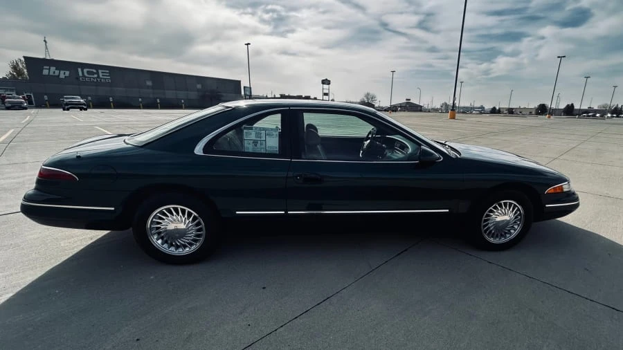1994 Lincoln Continental Mark VIII - Image 2 of 29