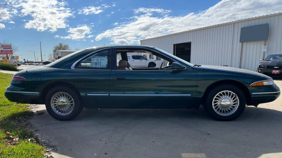 1994 Lincoln Continental Mark VIII - Image 2 of 17