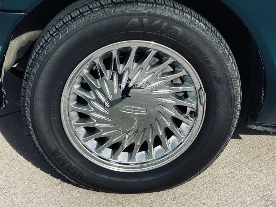 1994 Lincoln Continental Mark VIII - Image 8 of 29