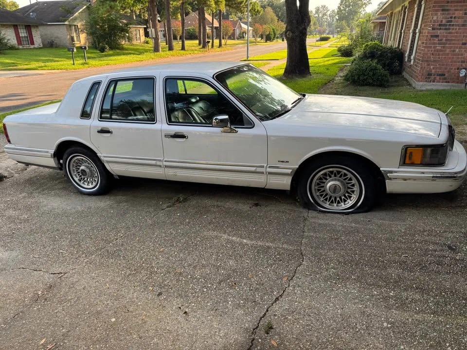 1994 Lincoln Town Car - Image 3 of 5