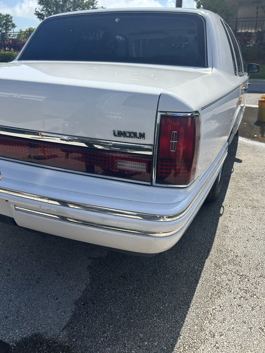 1994 Lincoln Town Car - Image 24 of 31