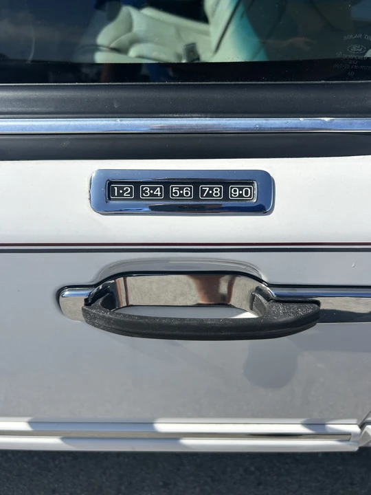 1994 Lincoln Town Car - Image 31 of 31