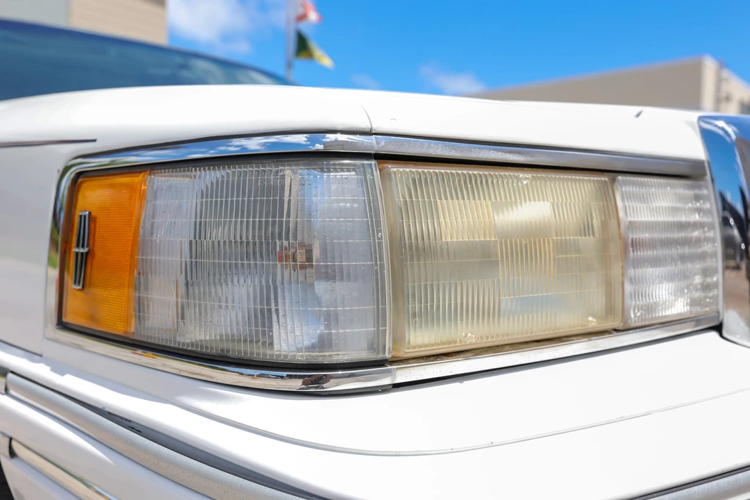 1994 Lincoln Town Car - Image 22 of 31