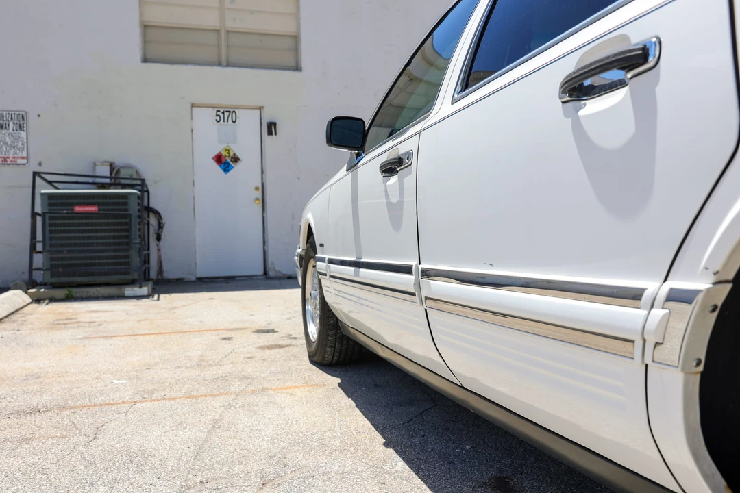 1994 Lincoln Town Car - Image 12 of 31