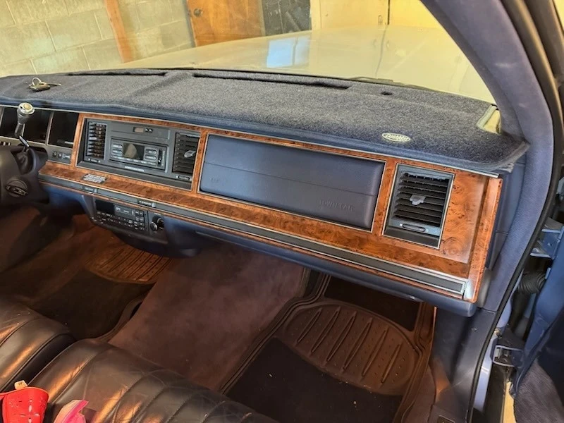 1994 Lincoln Town Car - Image 9 of 21