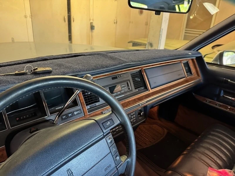 1994 Lincoln Town Car - Image 12 of 21