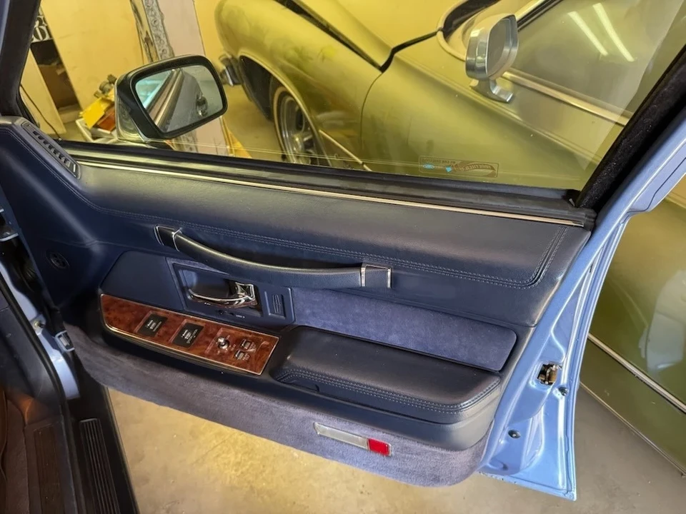 1994 Lincoln Town Car - Image 10 of 21