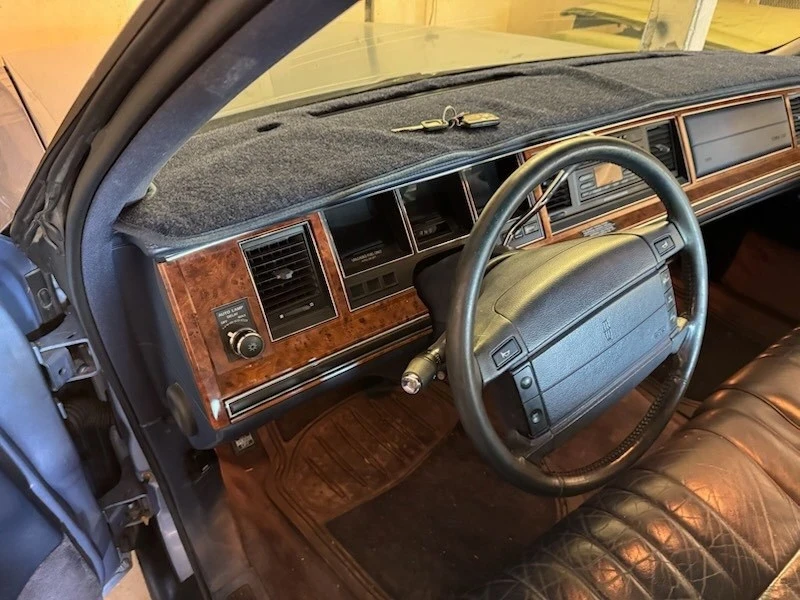 1994 Lincoln Town Car - Image 11 of 21