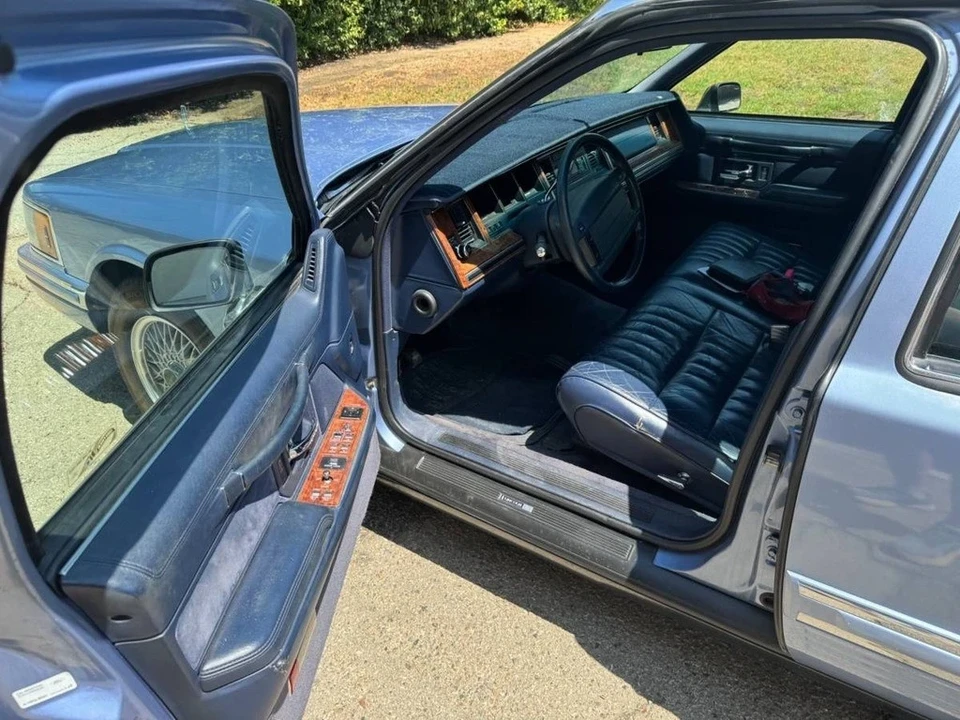 1994 Lincoln Town Car - Image 6 of 21