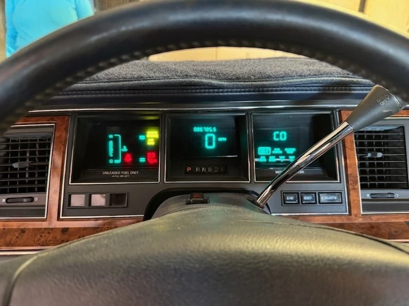 1994 Lincoln Town Car - Image 8 of 21