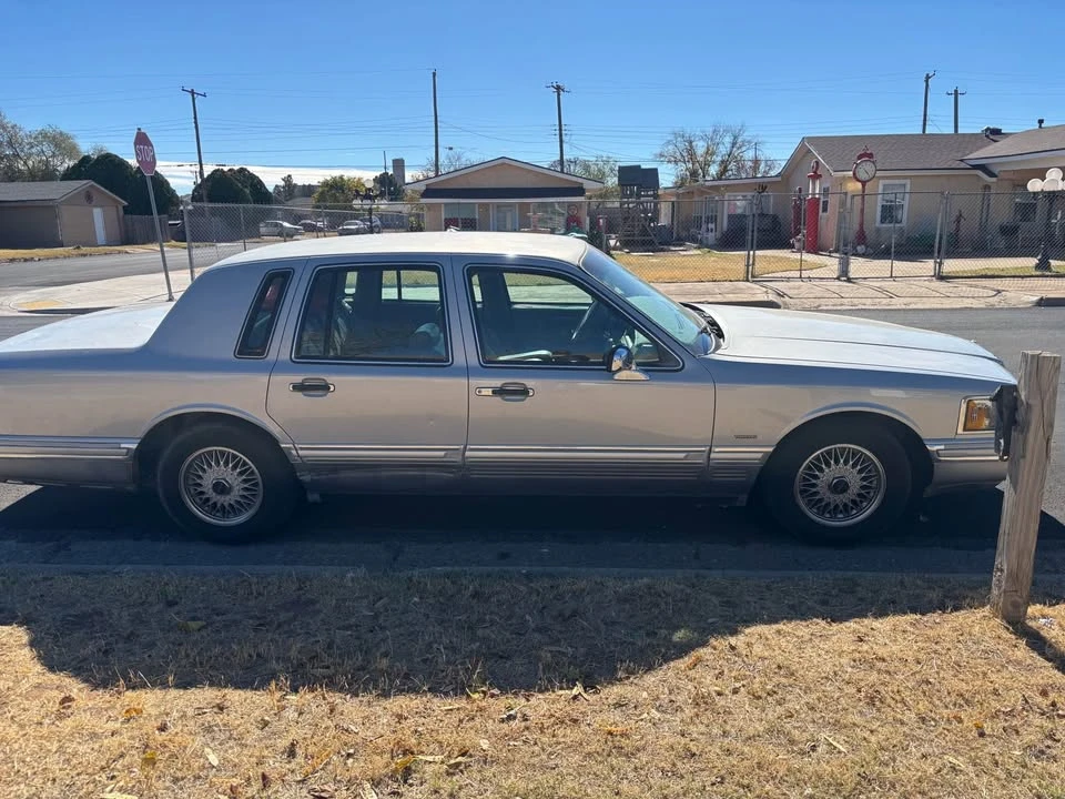 1994 Lincoln Town Car - Image 4 of 4