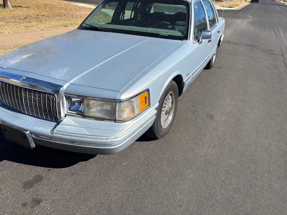 1994 Lincoln Town Car - Image 2 of 4