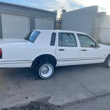 1994 Lincoln Town Car Executive Series