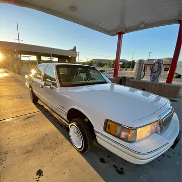 1994 Lincoln Town Car Executive Series