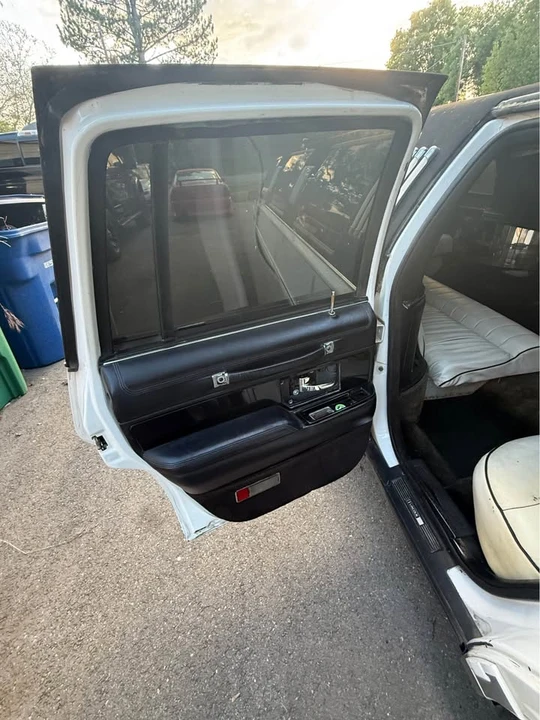 1994 Lincoln Town Car - Image 9 of 10