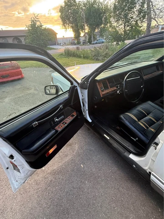 1994 Lincoln Town Car - Image 3 of 10