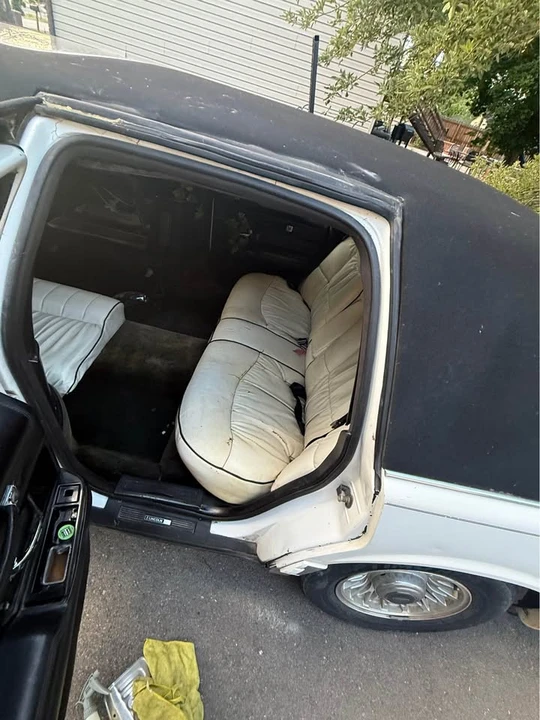 1994 Lincoln Town Car - Image 10 of 10