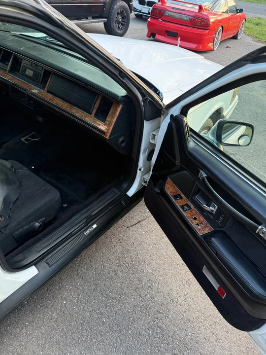 1994 Lincoln Town Car - Image 5 of 10