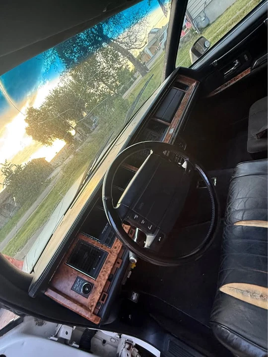 1994 Lincoln Town Car - Image 8 of 10