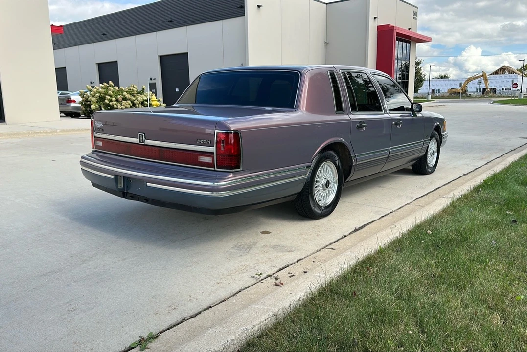 1994 Lincoln Town Car - Image 4 of 21