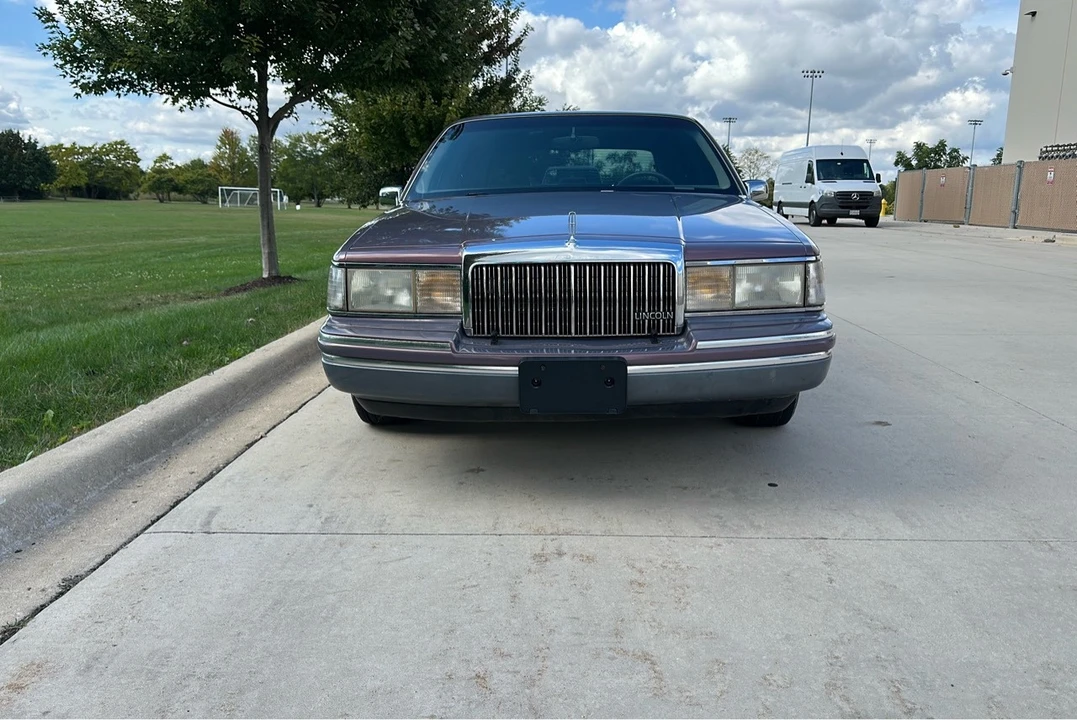 1994 Lincoln Town Car - Image 7 of 21
