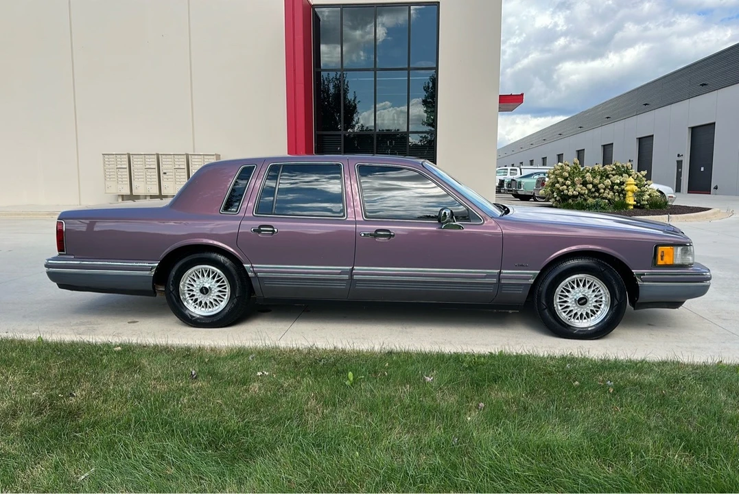 1994 Lincoln Town Car - Image 5 of 21