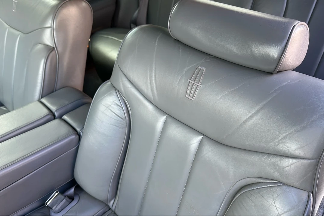 1994 Lincoln Town Car - Image 18 of 21
