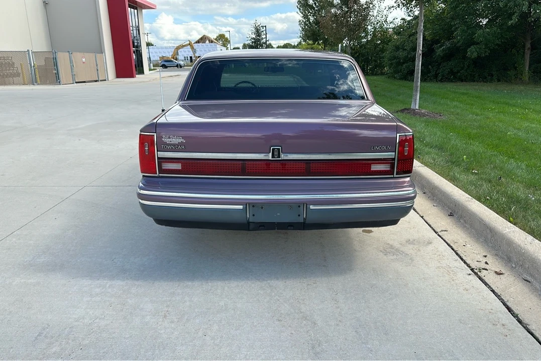 1994 Lincoln Town Car - Image 3 of 21