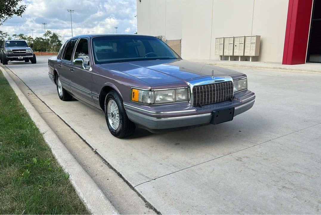 1994 Lincoln Town Car - Image 6 of 21