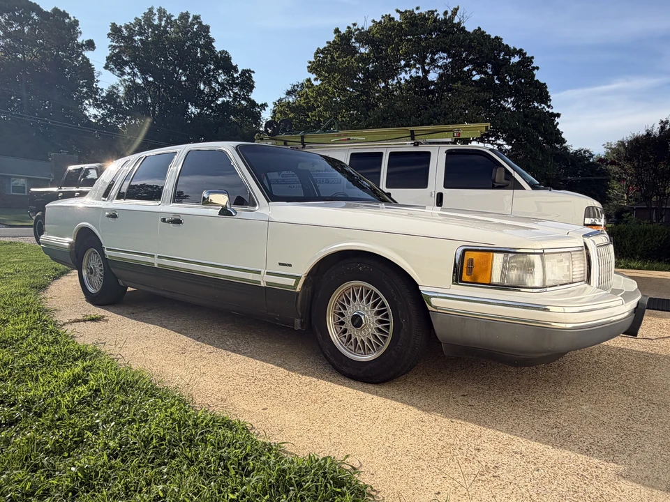 1994 Lincoln Town Car - Image 25 of 25