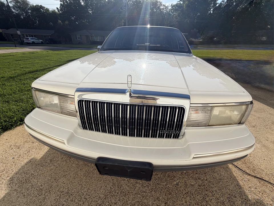 1994 Lincoln Town Car - Image 23 of 25