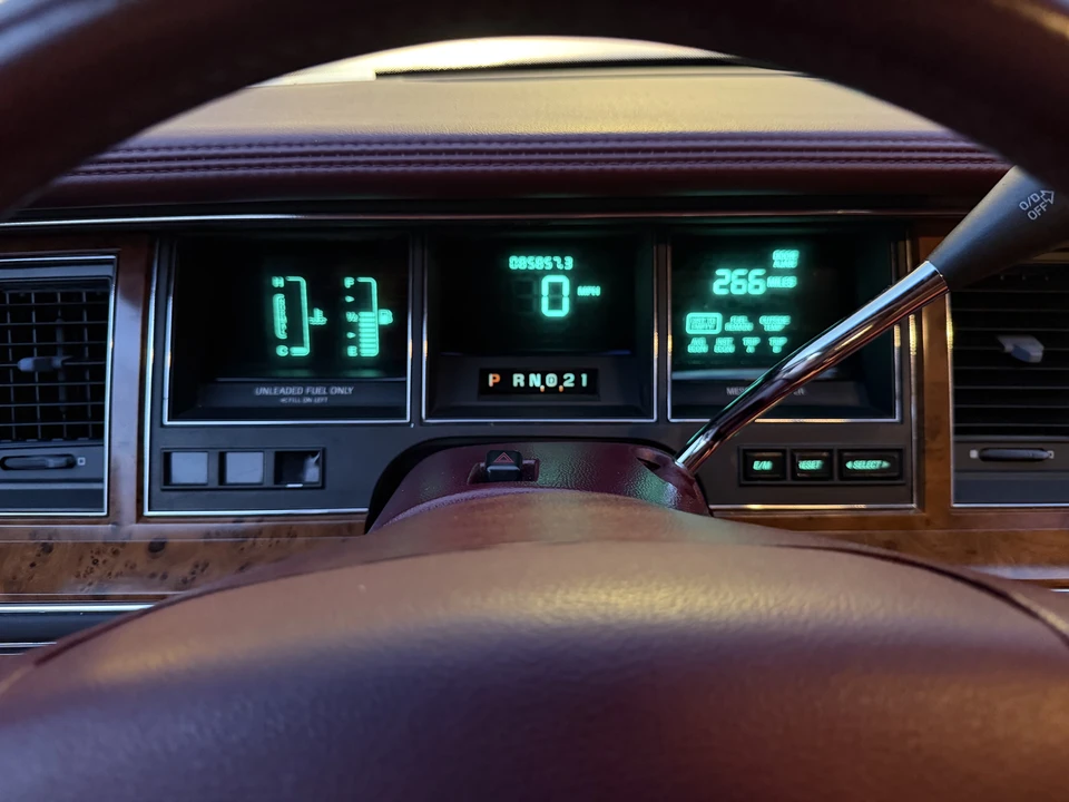 1994 Lincoln Town Car - Image 18 of 25