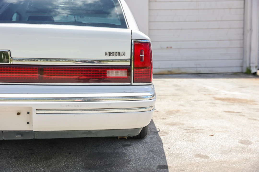 1994 Lincoln Town Car - Image 20 of 31