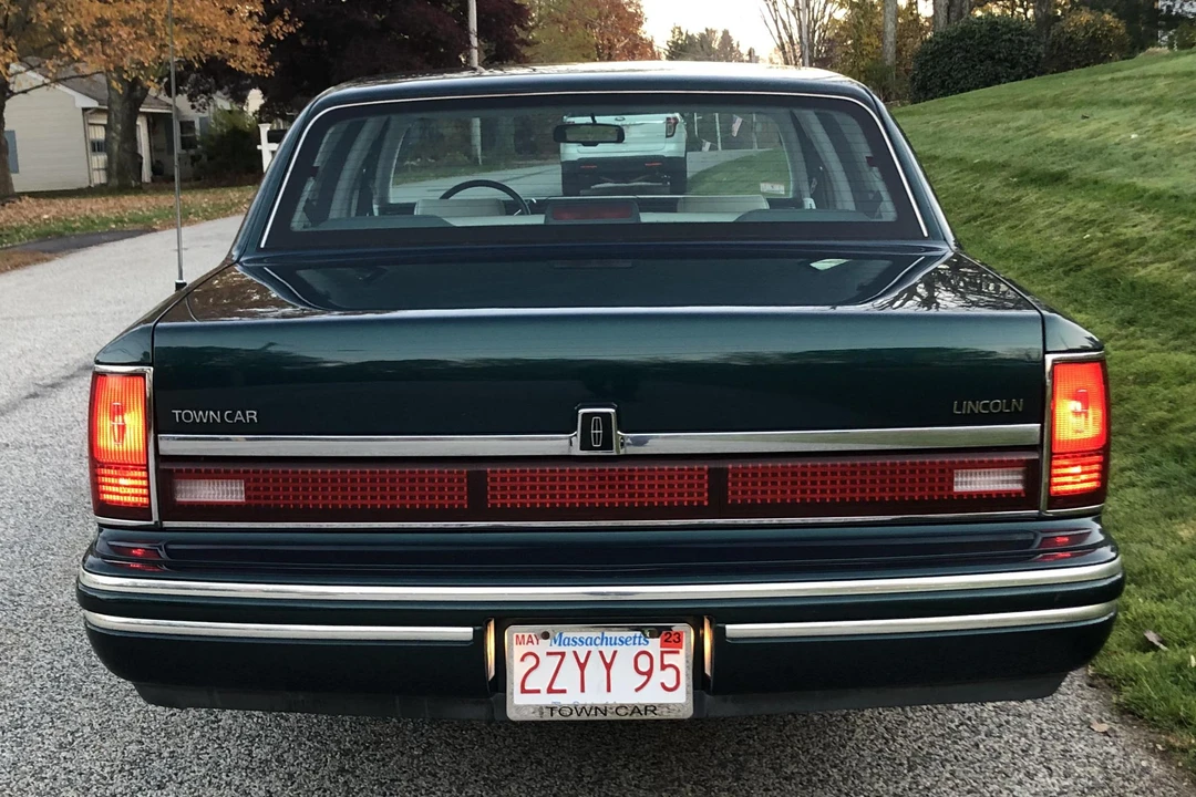 1994 Lincoln Town Car - Image 5 of 7