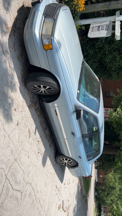 1994 Lincoln Continental 8th Gen - Image 2 of 4