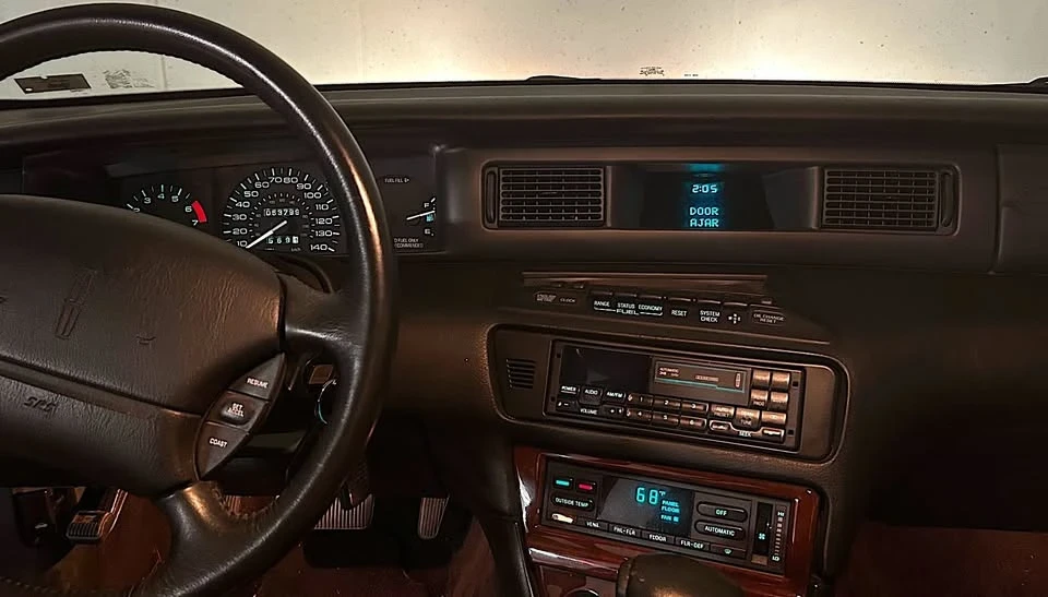 1994 Lincoln Continental Mark VIII - Image 6 of 15
