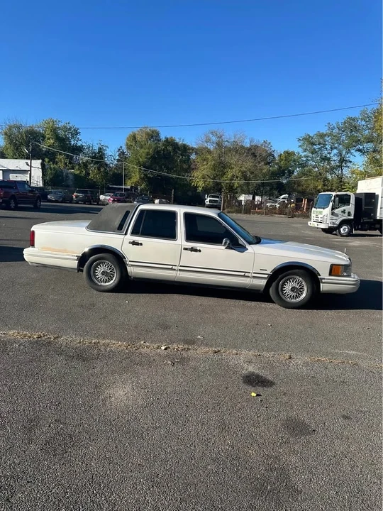 1994 Lincoln Town Car - Image 4 of 9