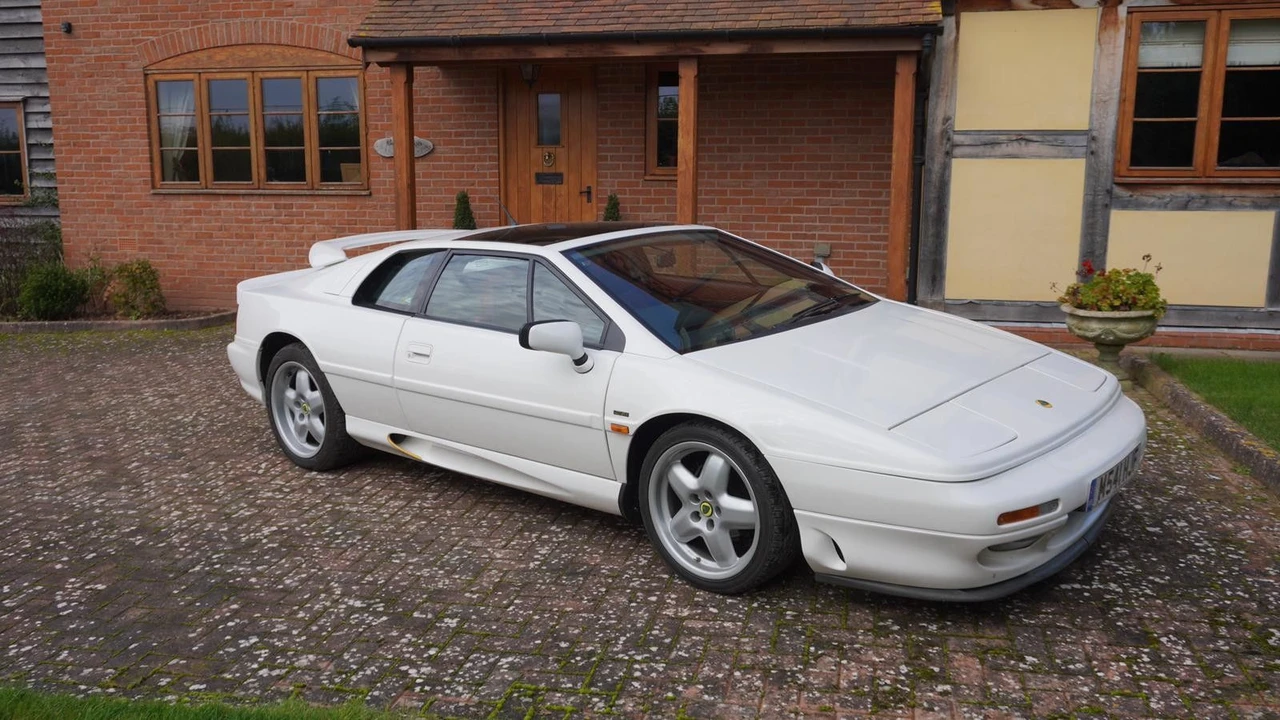 1994 Lotus Esprit Series 4 - Image 13 of 14