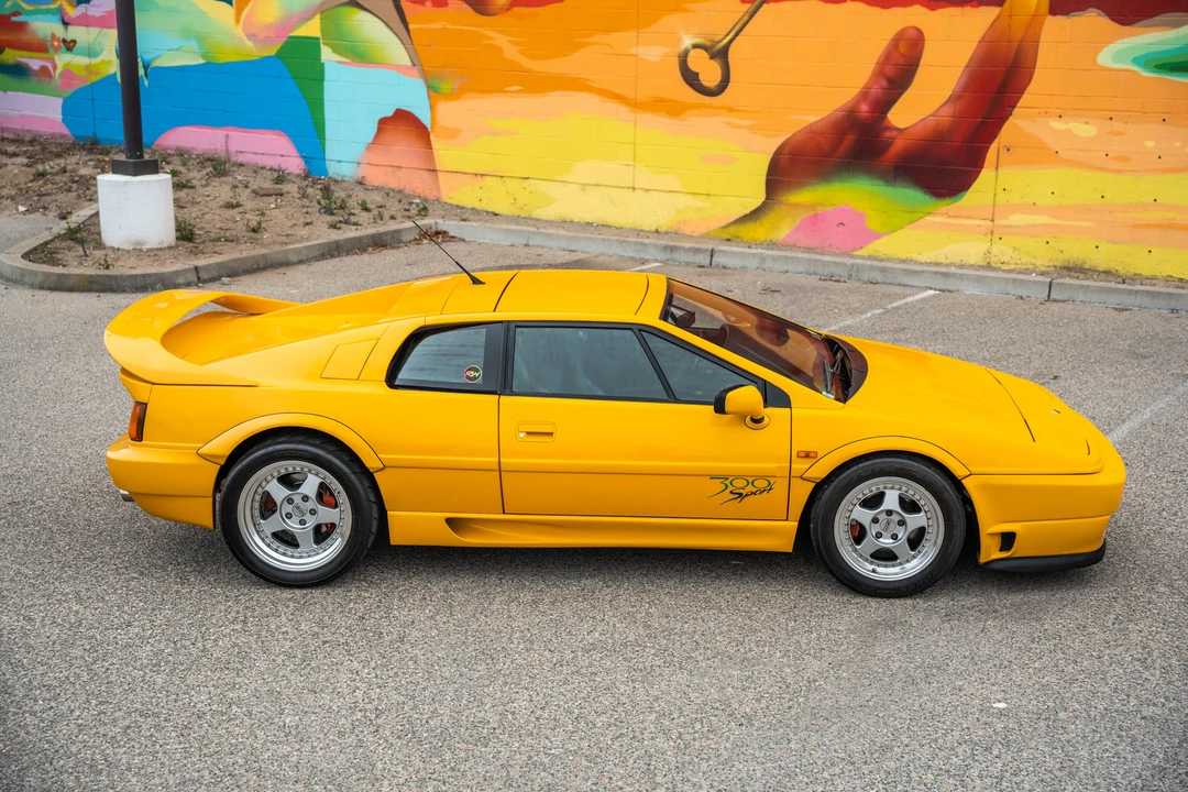 1994 Lotus Esprit Series 4 - Image 27 of 31