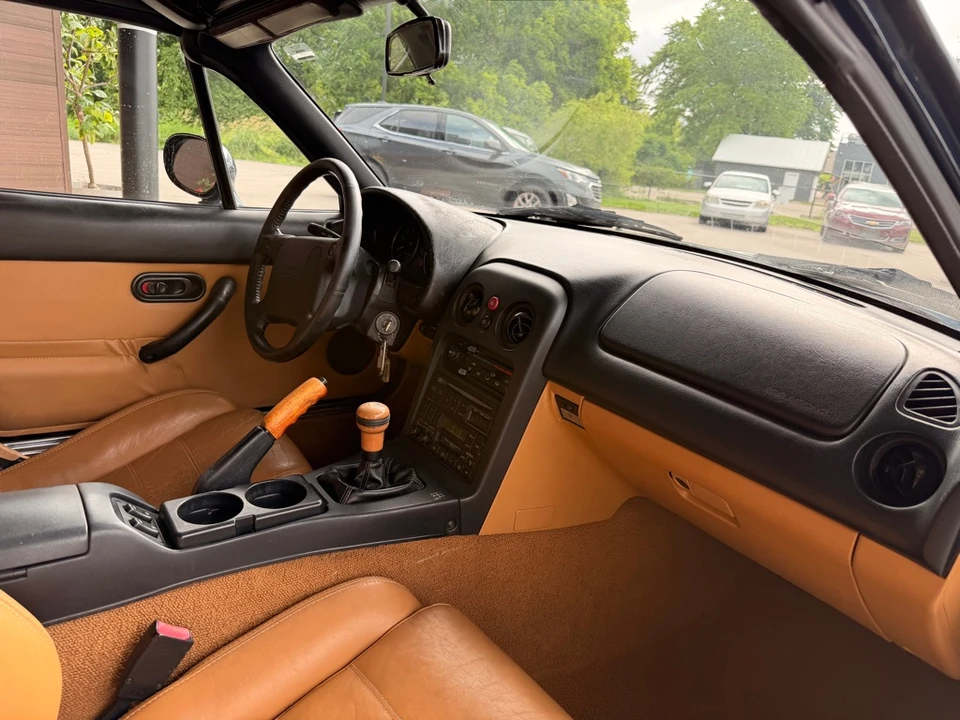 1994 Mazda NA MX-5 Miata - Image 10 of 20