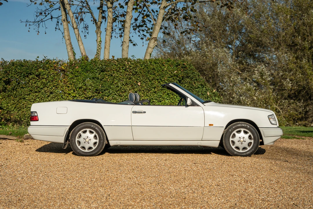 1994 Mercedes-Benz W124 E-Class - Image 13 of 31