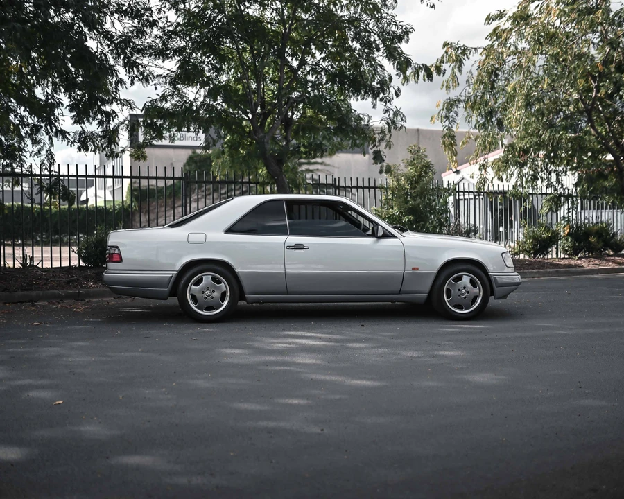 1994 Mercedes-Benz W124 E-Class - Image 9 of 29