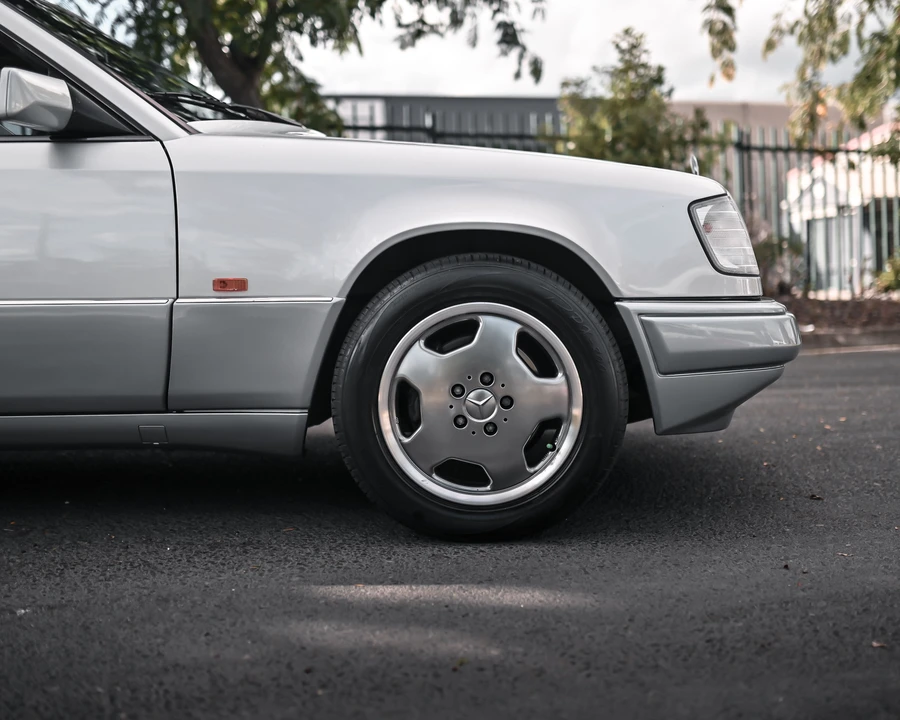 1994 Mercedes-Benz W124 E-Class - Image 10 of 29
