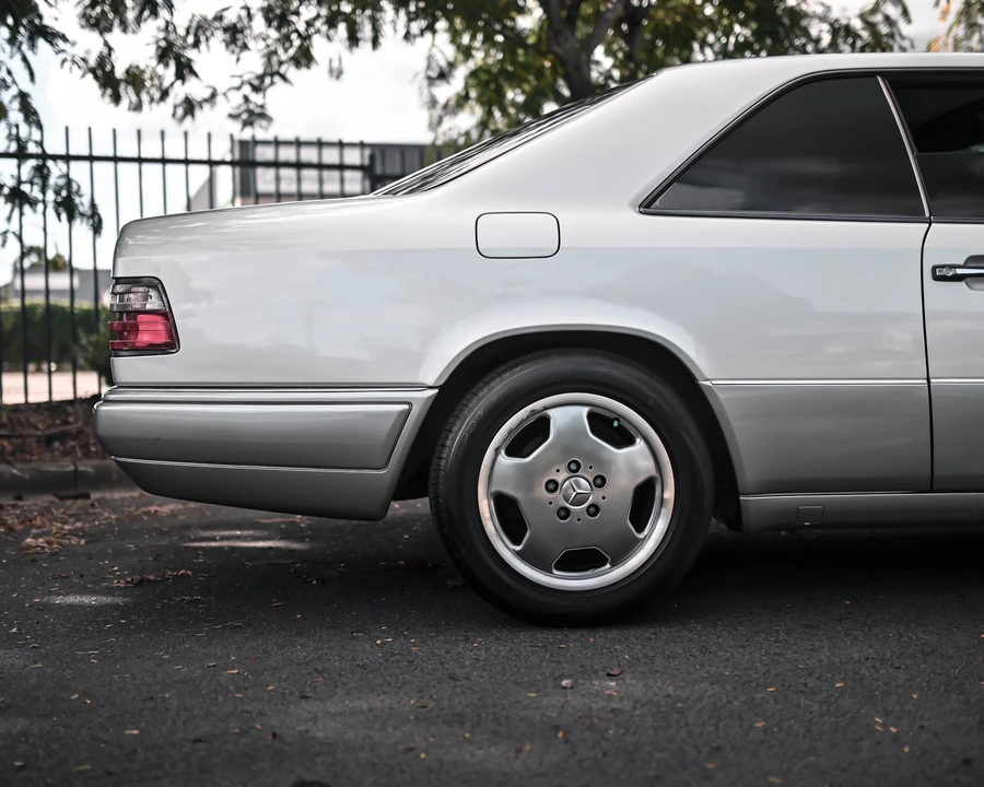 1994 Mercedes-Benz W124 E-Class - Image 11 of 29