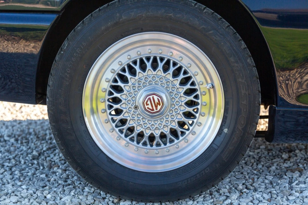 1994 MG RV8 - Image 18 of 30