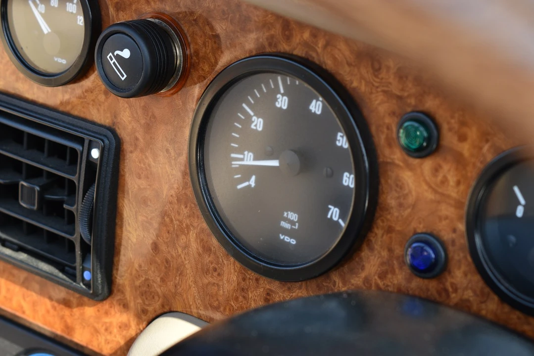 1994 MG RV8 - Image 28 of 30