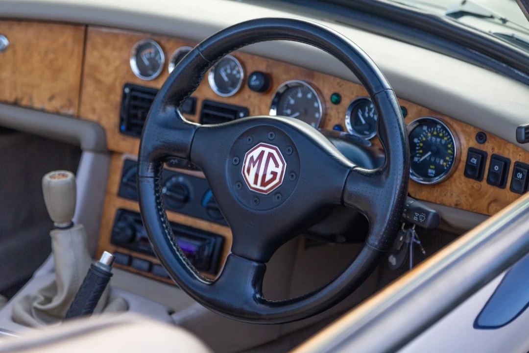 1994 MG RV8 - Image 23 of 30