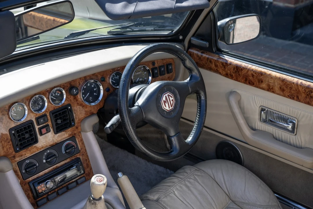 1994 MG RV8 - Image 23 of 30