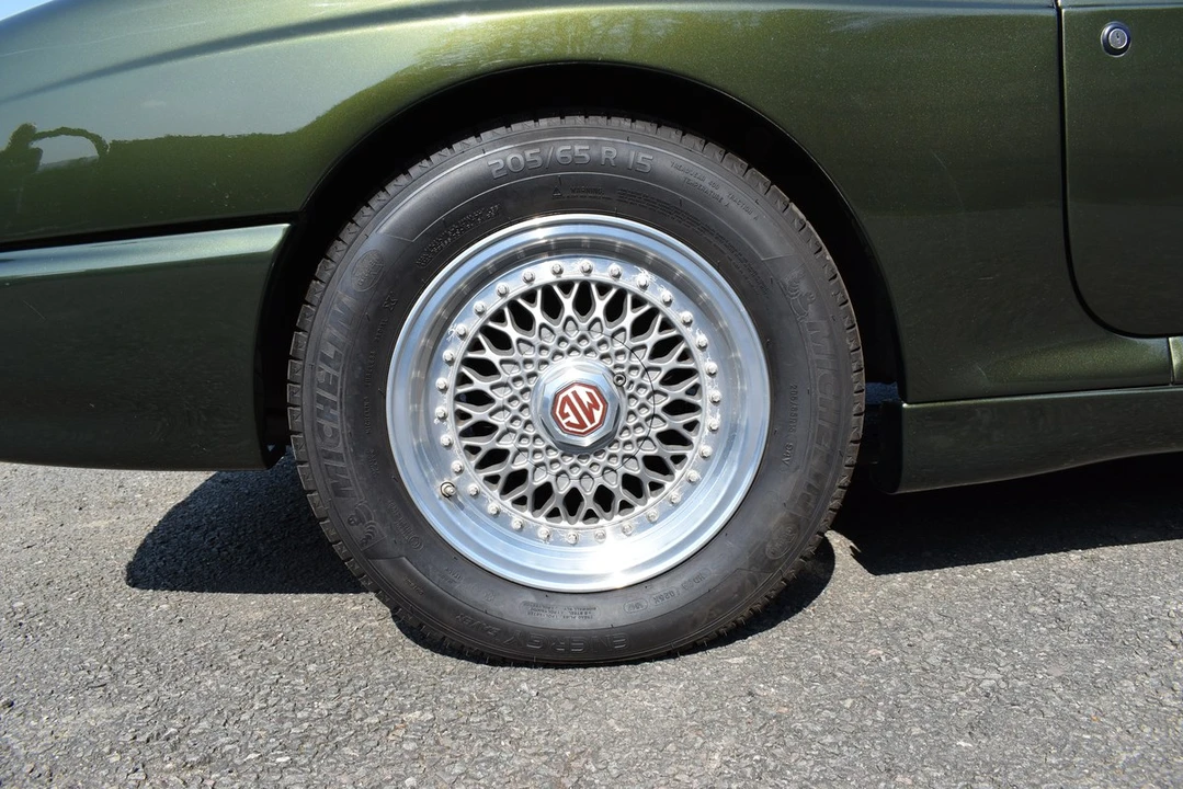 1994 MG RV8 - Image 16 of 30