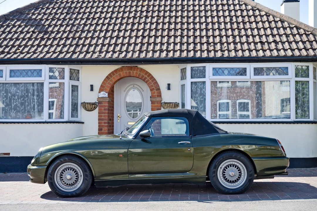 1994 MG RV8 - Image 16 of 30